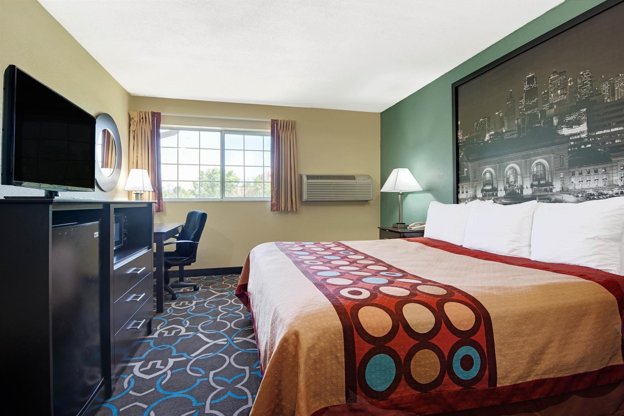 Super 8 By Wyndham Kansas City Exterior photo